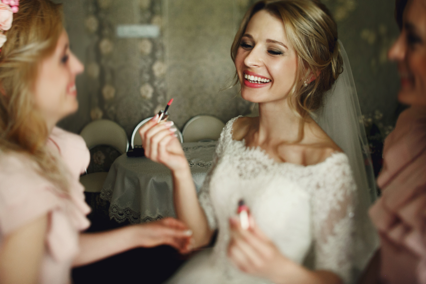 Tips To Get A White Wedding Day Smile